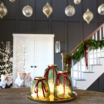 The Glowing Emerald Centerpiece: An Ever-Radiant Statement of Holiday Elegance