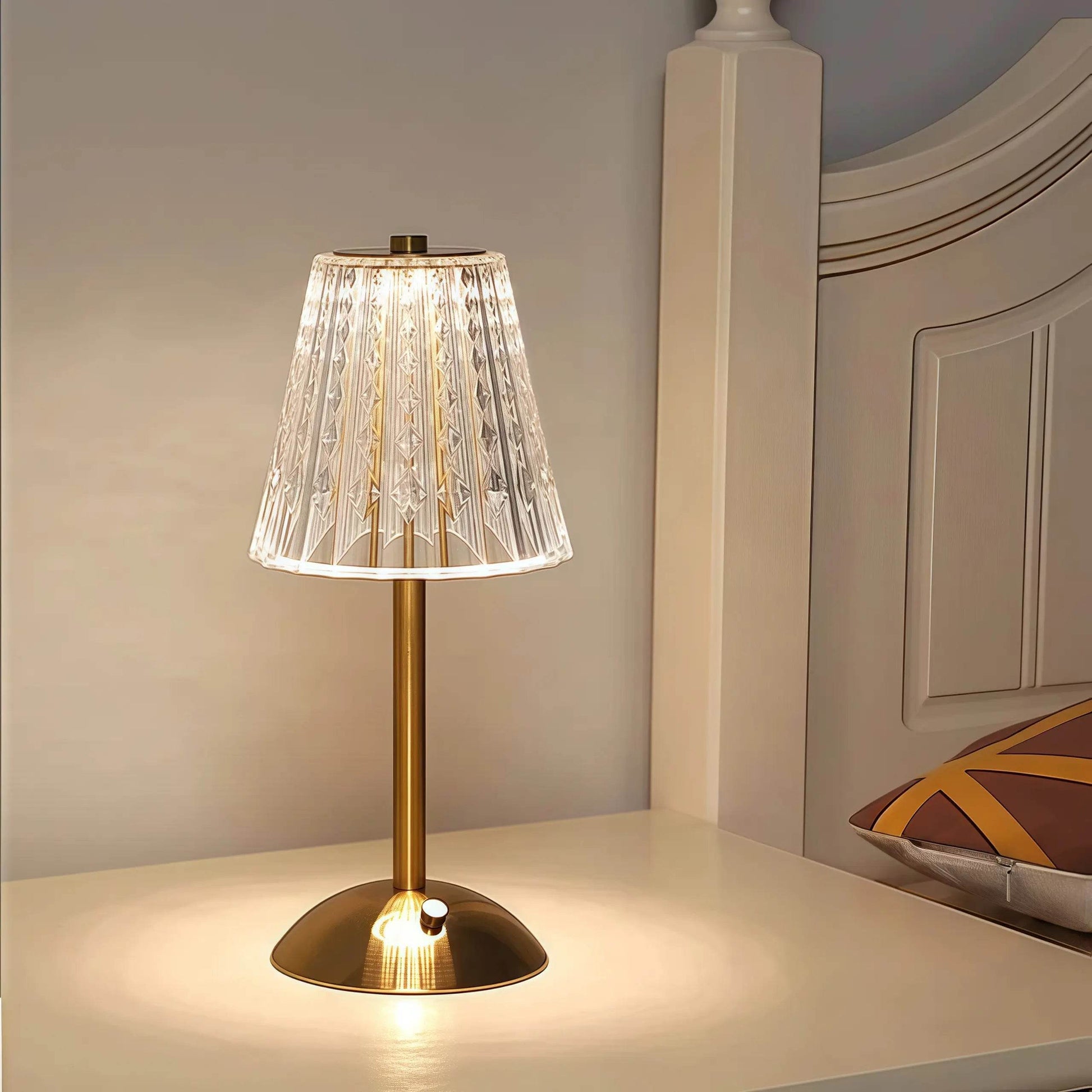 Naawe Vintage Metal & Glass Table Lamp - USB Rechargeable 3-Tone Lighting for Bars/Bedrooms - Naawe