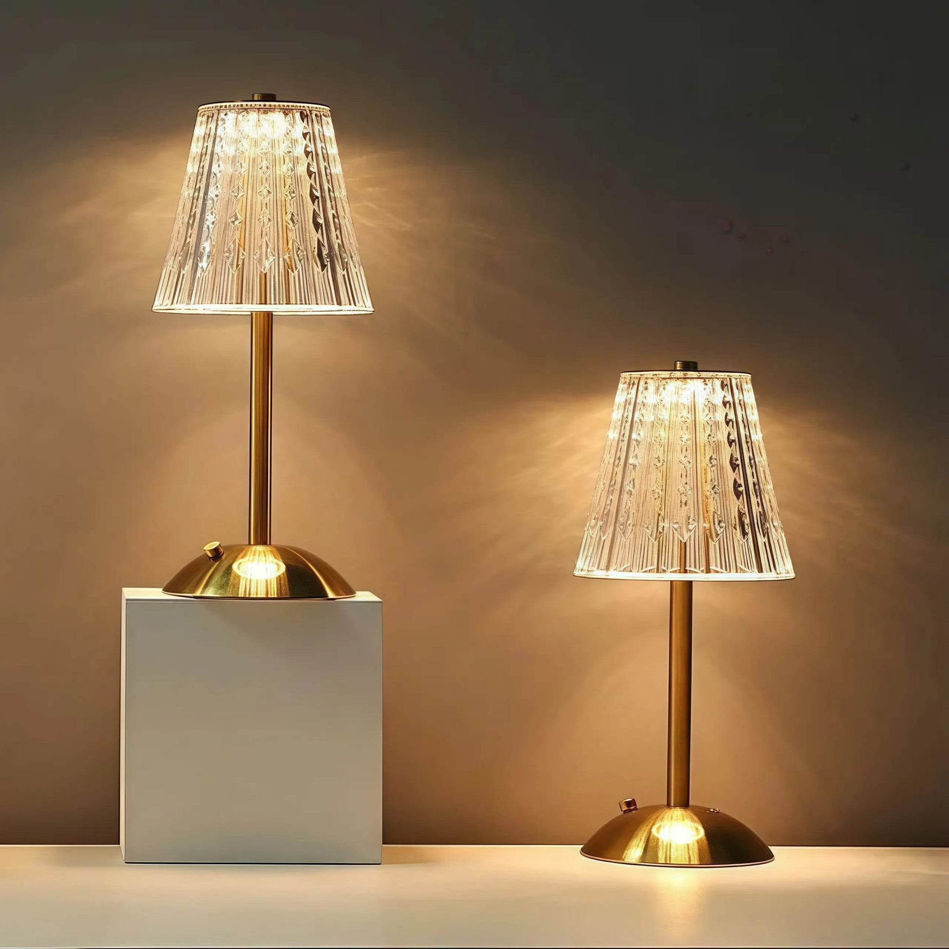 Naawe Vintage Metal & Glass Table Lamp - USB Rechargeable 3-Tone Lighting for Bars/Bedrooms - Naawe